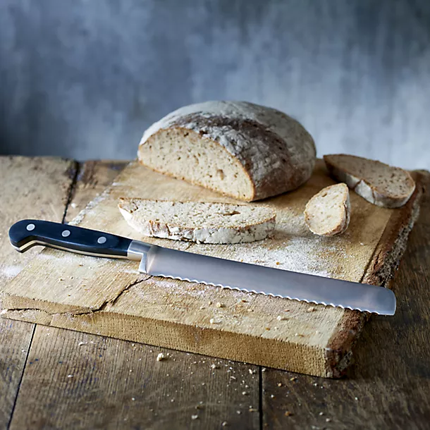 Lakeland Fully Forged Stainless Steel Bread Knife 22cm Blade 4 Lakeland Fully Forged Stainless Steel Bread Knife 22cm Blade - Image 2