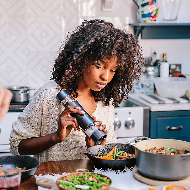 Cuisinart Rechargeable Stainless Steel Seasoning Mill Midnight Grey SG6BU 7 Cuisinart Rechargeable Stainless Steel Seasoning Mill Midnight Grey SG6BU - Image 6