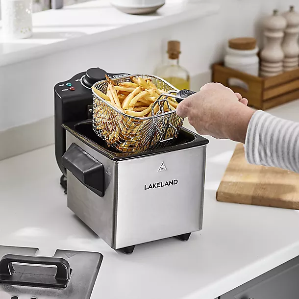 Lakeland Compact Electric Deep Fat Fryer 1.5 Litre 8 Lakeland Compact Electric Deep Fat Fryer 1.5 Litre - Image 6