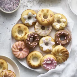 Lakeland Silicone 12 Hole Doughnut Mould -Kitchen Supplies Store 32703 8