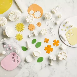 Lakeland 19-Piece Floral Icing Cutter Set 10 Lakeland 19-Piece Floral Icing Cutter Set -Kitchen Supplies Store 32897 4