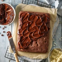 Lakeland Brownie Traybake Tin -Kitchen Supplies Store 70161 11