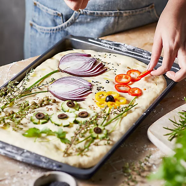 Lakeland Swiss Roll Tin 7 Lakeland Swiss Roll Tin - Image 5