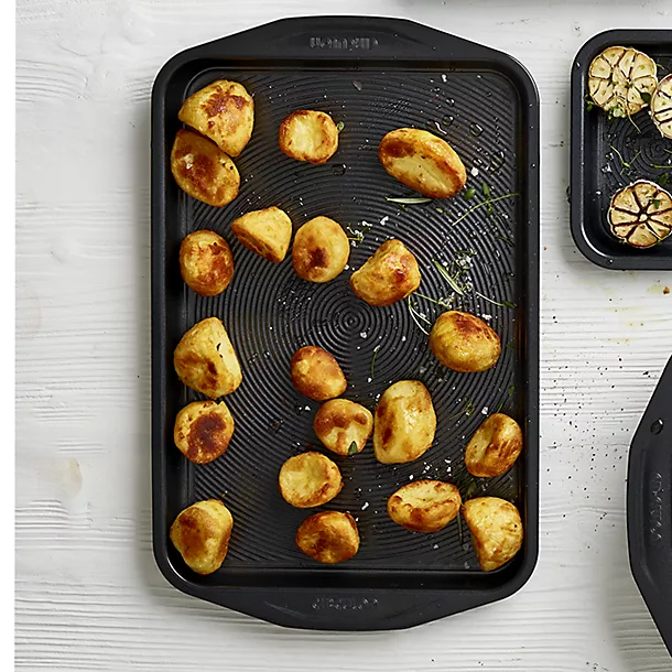 Circulon Ultimum Large Oven Tray 4 Circulon Ultimum Large Oven Tray - Image 2